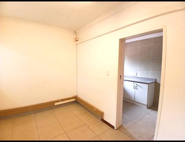 80M² BUSINESS CENTRE TO LET IN ELDORAIGNE